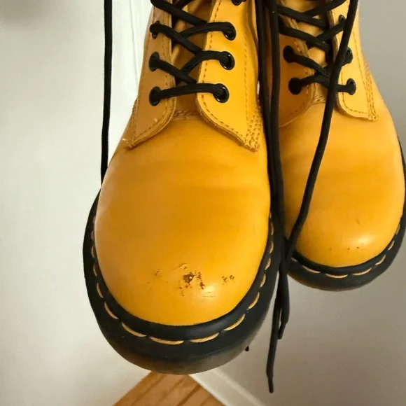 Yellow Doc Marten boots - Picture 5 of 5